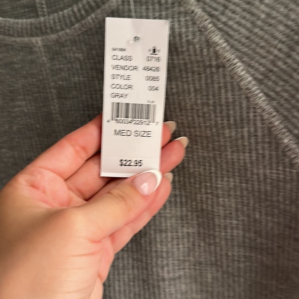PacSun Basic Grey Tee - Picture 4 of 4